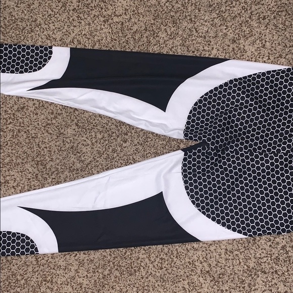 Small workout leggings - Picture 3 of 5